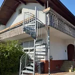 Gemuetliche Dachwohnung Am Tor Zum Schwarzwald Bischweier