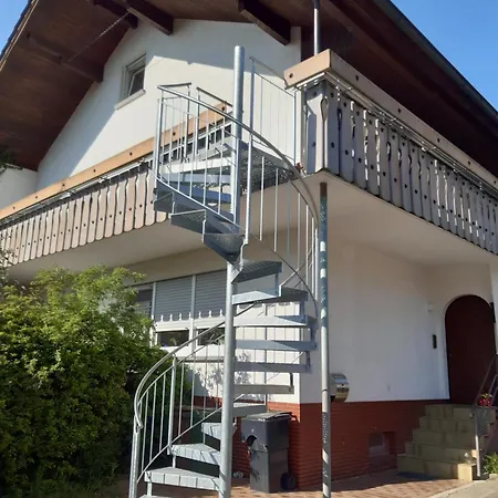 Gemuetliche Dachwohnung Am Tor Zum Schwarzwald Bischweier