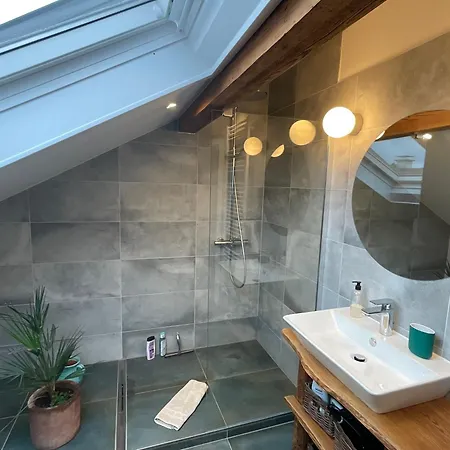 Gemütliche Dachwohnung Am Tor Zum Schwarzwald Apartment *